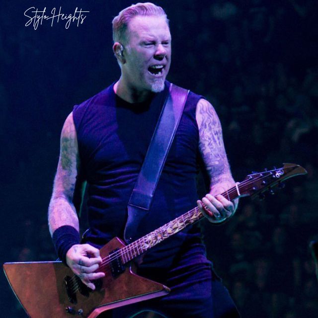 hetfield-as-a-guitarist-and-vocalist